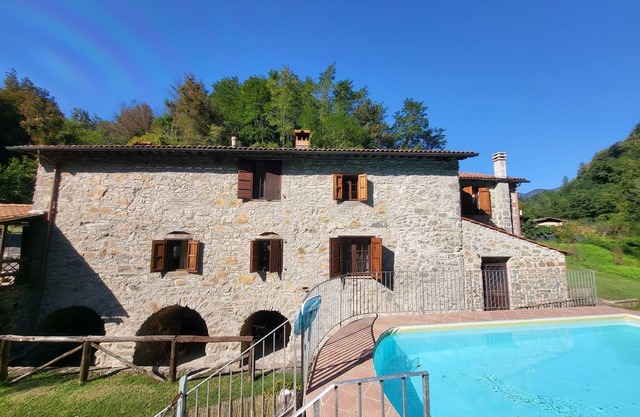 Converted Mill, Riverside, Pure peace! Walk to village. WIFI