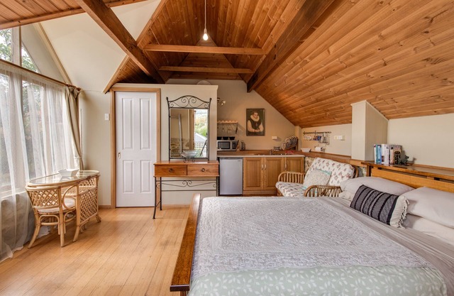 Converted Sandstone Stable Self-contained studio