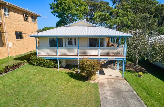 Cooinda Cottage - A Beautiful holiday home in the heart of Black Head.