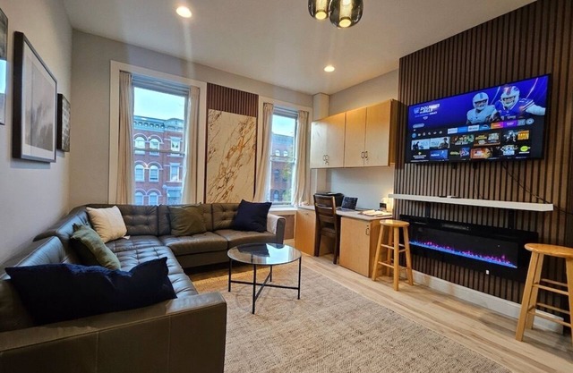 Cool Renovated 3-bedroom Townhome with AC in Jersey City