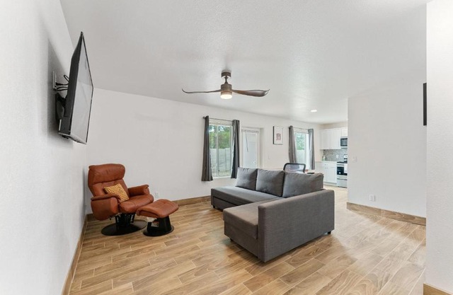 Coolidge 3bd 2ba upgraded apartment with amenities