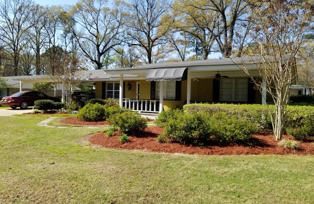 Cooper Lake Oasis Awaits You!