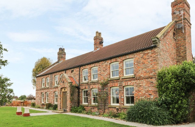 COPMANTHORPE HALL, family friendly, with hot tub in Copmanthorpe