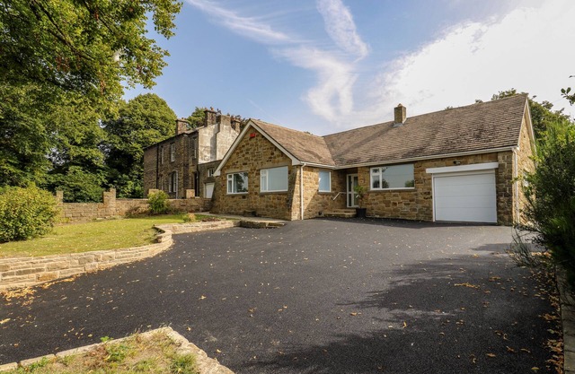 COPPER COIN, family friendly, luxury holiday cottage in Gawber
