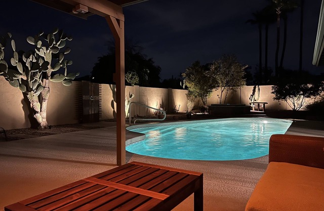 Copper House - sunshine getaway with pool & hot tub