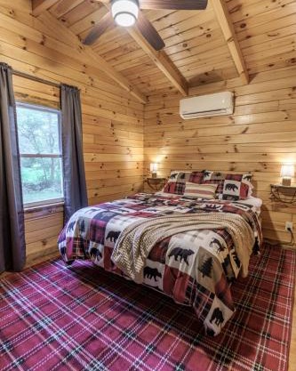 Copperhead Cabin- Hocking Hills Hot Tub Games