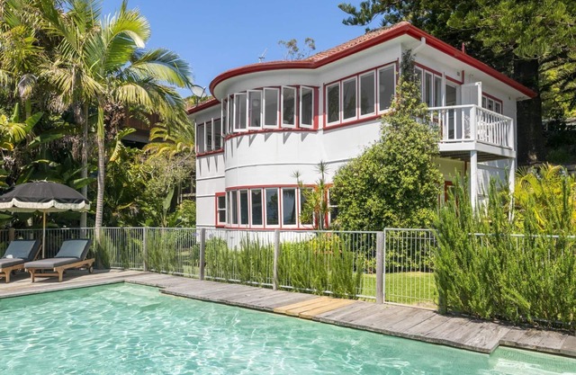 CORAL TREE COTTAGE by Palm Beach Holiday Rentals