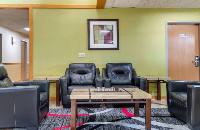 Coratel Inn and Suites By Jasper Riverfalls - Deluxe 2 Queen Bed NS