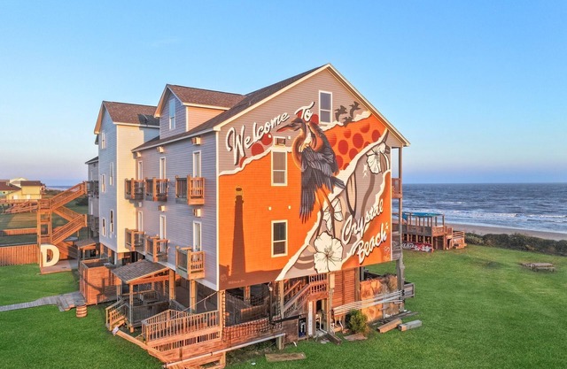 Corner Suite - Pool, Games, & Beachfront Fun!