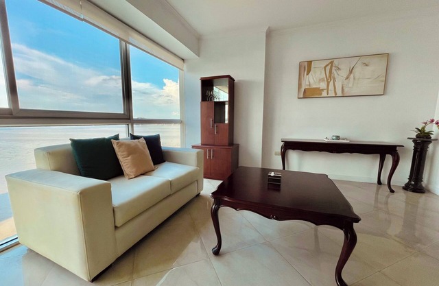 Corporate apartment in Puerto Santa Ana Guayaquil with WiFi, AC, Pool, Jacuzzi