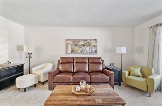 Corporate Housing Townhouse Cozy yet spacious with finished basement.