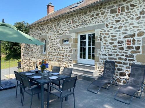 Corps de ferme rénové avec vue, jusqu'à 6 pers, WiFi inclus - FR-1-489-369