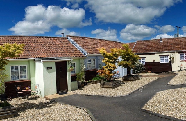 Coshes Garden Cottage with amazing views of the Devon country side