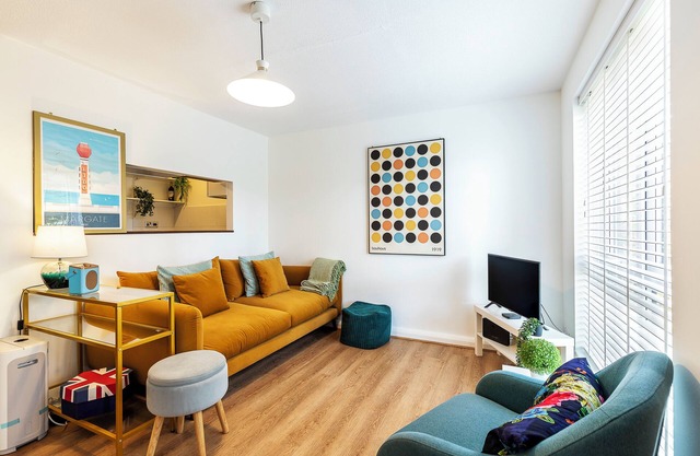 Cosy 1-Bed Flat Near Central London