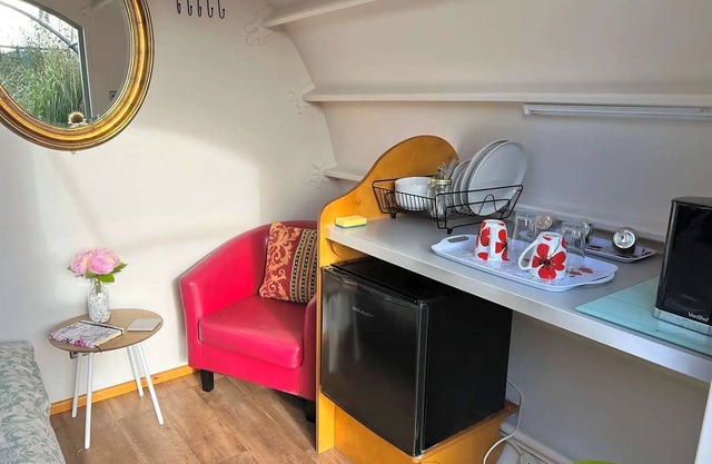 Cosy 1 bedroom cabin- Moon Pod