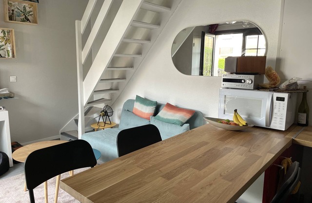 Cosy 2-bedroom cottage (sleeps 5) Juno Beach