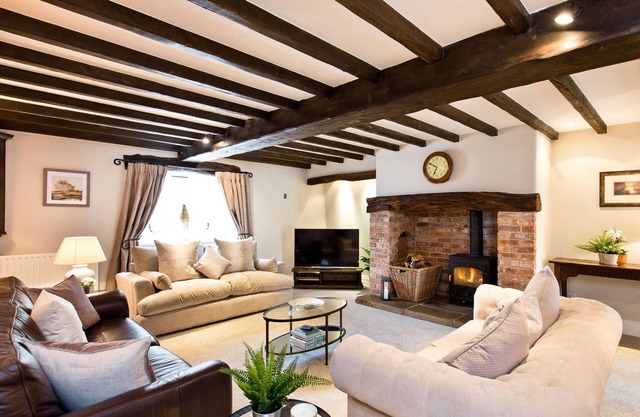 Cosy 3 bedroom barn conversion in the village of Great Longstone, close to Bakewell