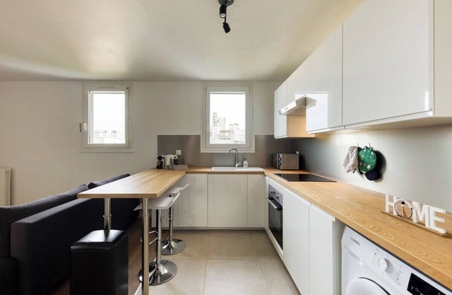 Cosy accommodation 2 minutes from Evry station