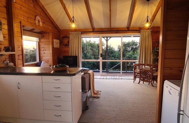 Cosy and Quiet Rural Cottage Close to the City