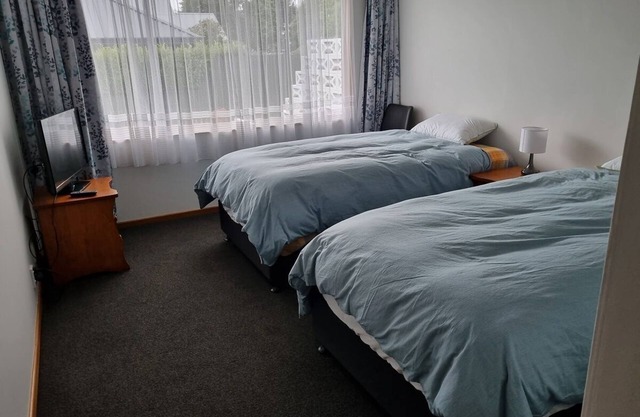 Cosy and Warm. Centrally located to all Invercargill has to offer.