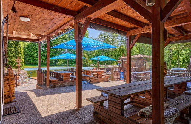 Cosy apartment for 2 people with WIFI, pool, A/C, TV, patio and pets allowed