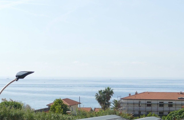 Cosy apartment for 5 guests with A/C, WIFI, balcony, pets allowed and parking