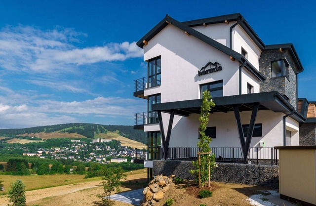 Cosy apartment for 6 people with WIFI, TV and balcony