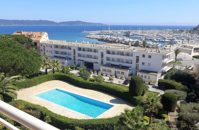 Cosy apartment for 6 people with WIFI, pool, A/C, TV and terrace