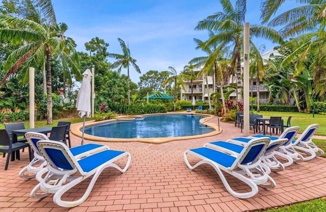 Cosy Apartment by the Beach - Holloways Beach, Cairns