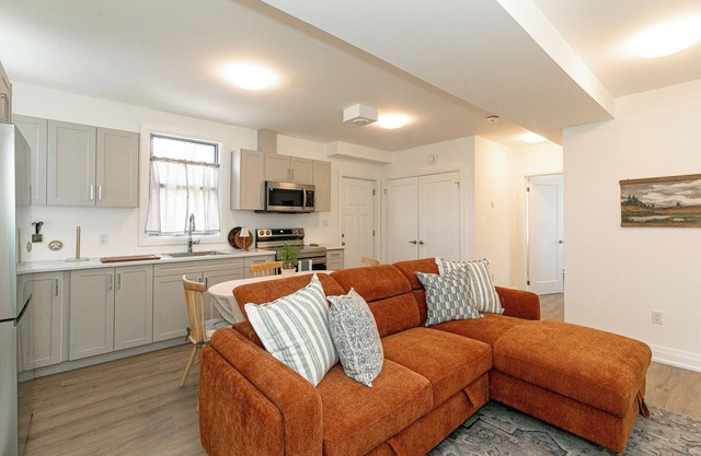 Cosy Apartment Downtown Barrie