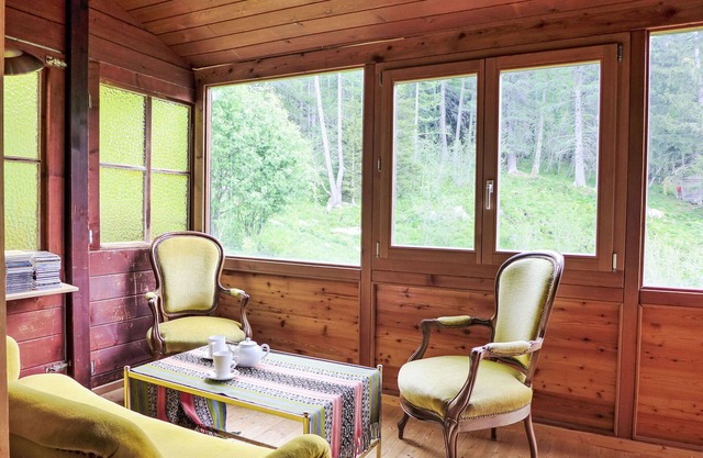 Cosy apartment for 10 people with WIFI, TV and patio