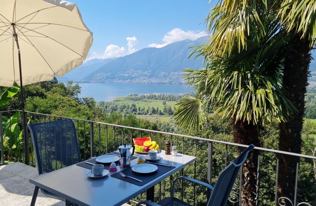 Cosy apartment for 2 guests with WIFI, TV, patio and panoramic view