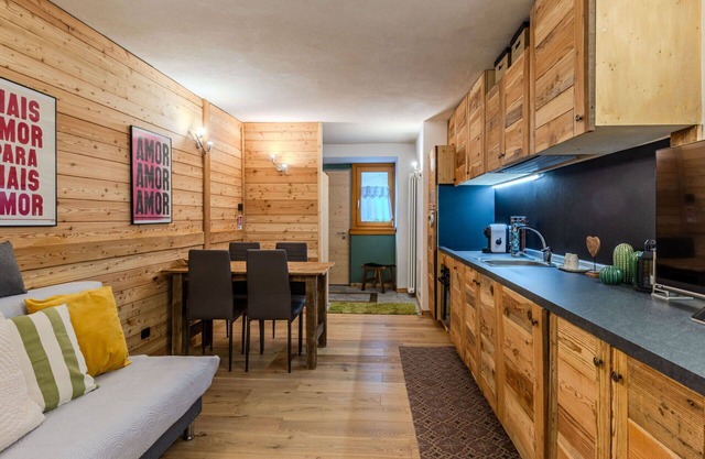 Cosy apartment for 2 people with WIFI, TV and parking