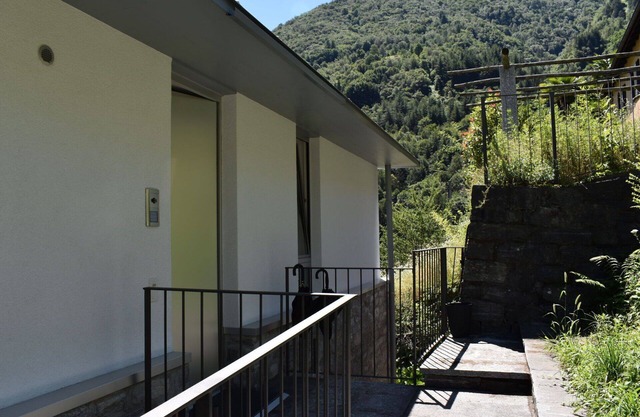 Cosy apartment for 4 guests with WIFI, pool, TV, patio, pets allowed and panoramic view