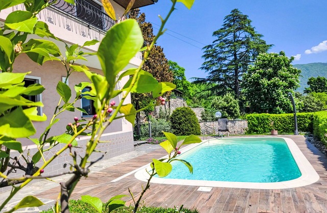 Cosy apartment for 4 people with private pool, WIFI, TV, patio and panoramic view
