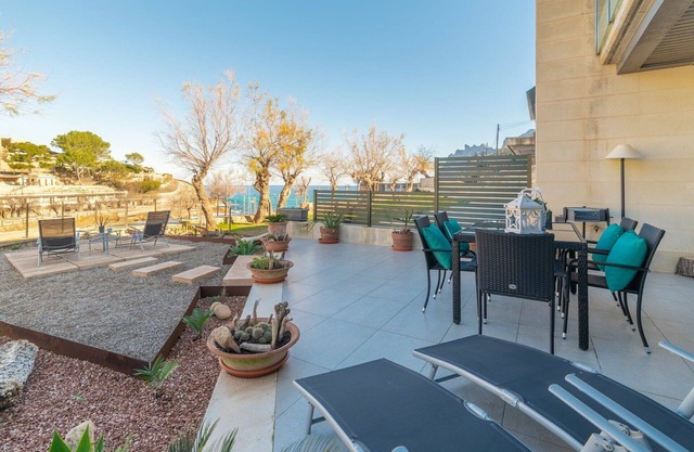 Cosy apartment for 4 guests with A/C, WIFI, TV, patio and parking