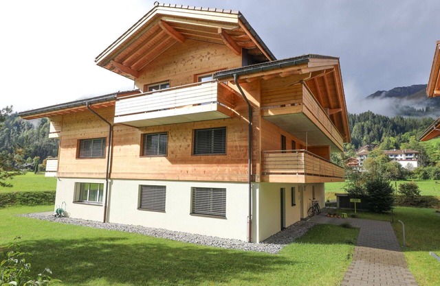 Cosy apartment for 4 guests with WIFI and balcony