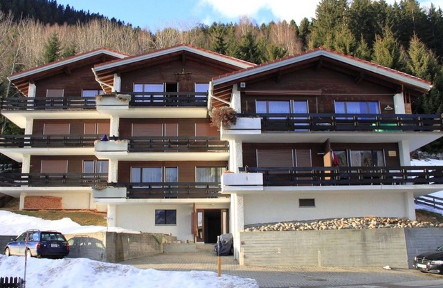 Cosy apartment for 4 people with WIFI, TV, balcony, pets allowed and parking
