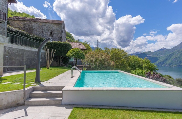 Cosy apartment for 4 people with WIFI, pool, TV and terrace