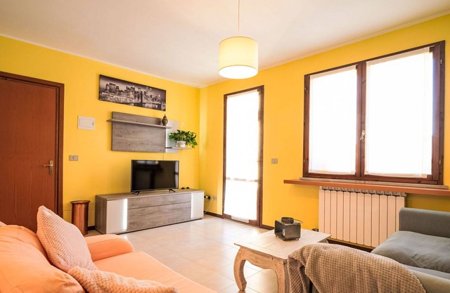 Cosy apartment for 5 guests with WIFI, pool, TV, terrace and parking