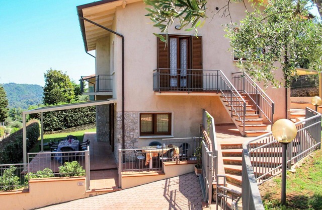Cosy apartment for 5 guests with WIFI, TV, terrace and parking