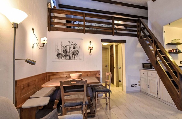 Cosy apartment for 5 people with WIFI, TV, balcony and parking