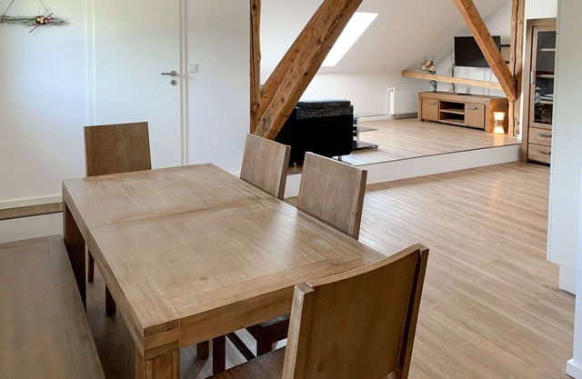 Cosy apartment for 5 people with WIFI, TV, pets allowed and parking