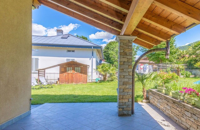 Cosy apartment for 5 people with hot tub, WIFI, TV, terrace and pets allowed