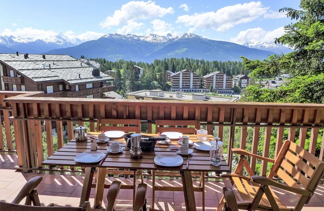 Cosy apartment for 5 people with WIFI, TV, balcony and panoramic view