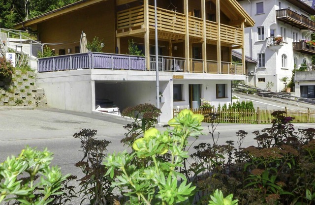 Cosy apartment for 4 people with WIFI, TV, patio and parking