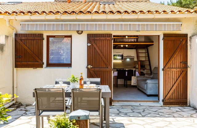 Cosy apartment for 4 guests with WIFI, TV and terrace