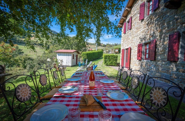 Cosy apartment for 4 guests with pool, WIFI, TV, pets allowed and parking