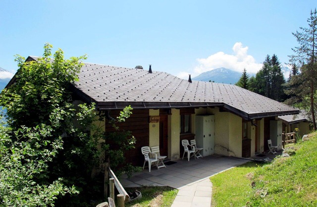 Cosy apartment in villa for 9 people with WIFI, TV and terrace