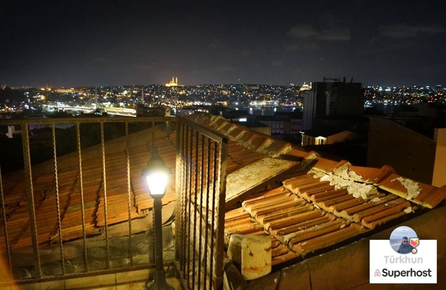 Cosy Apartment next to Galata Tower, Terrace with fabled view of the Bosporus